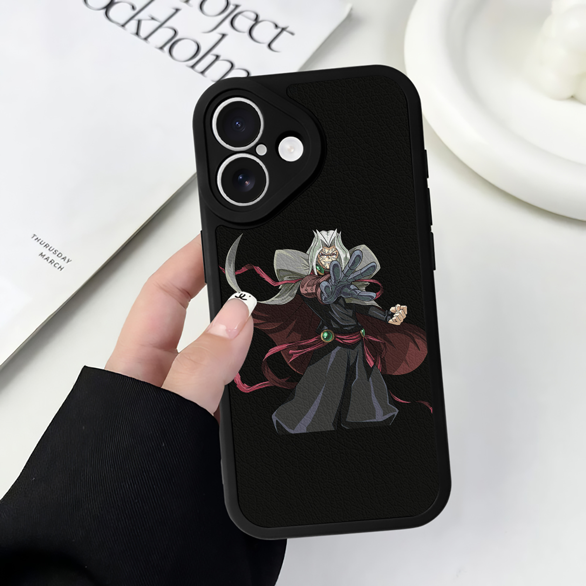 （画像用） 遊☆戯☆王 Yu-Gi-Oh! 【iPhone 16シリーズ対応】シリコンスマホケース（レザー調） 材質：シリコン
